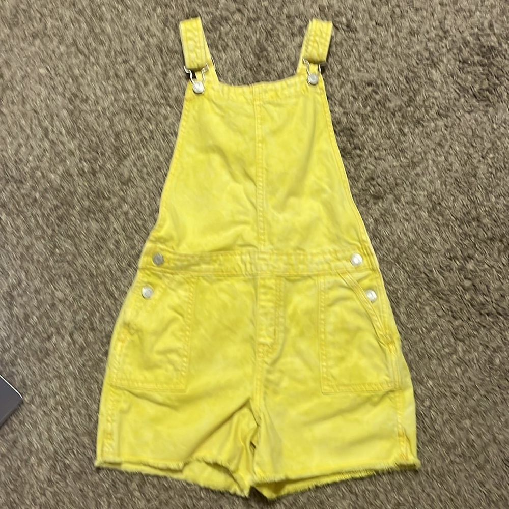 Yellow gap overalls